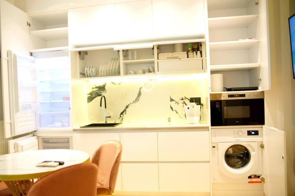 Ecostay-Serenity,Business Class Apartment By The Sea In Alimos Kalamaki Athen Eksteriør billede