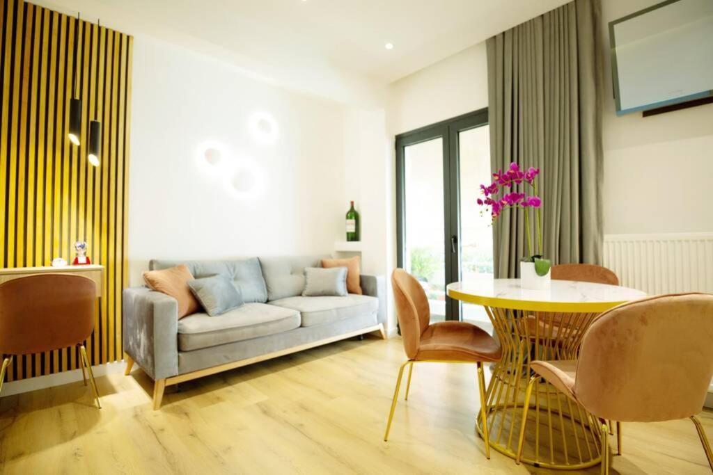 Ecostay-Serenity,Business Class Apartment By The Sea In Alimos Kalamaki Athen Eksteriør billede