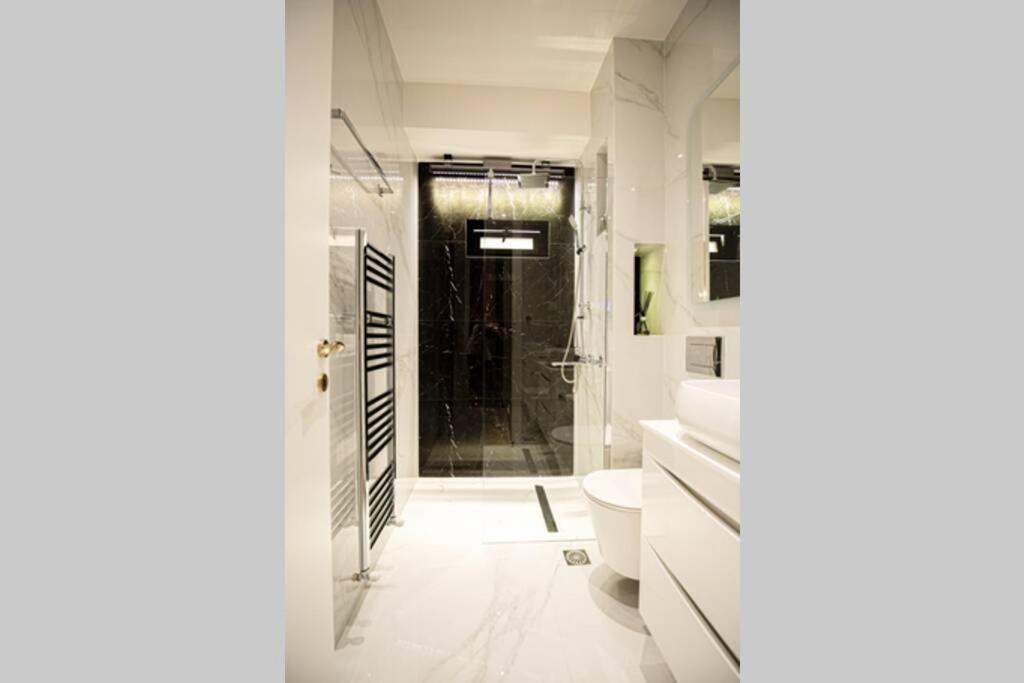 Ecostay-Serenity,Business Class Apartment By The Sea In Alimos Kalamaki Athen Eksteriør billede
