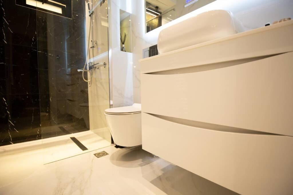 Ecostay-Serenity,Business Class Apartment By The Sea In Alimos Kalamaki Athen Eksteriør billede